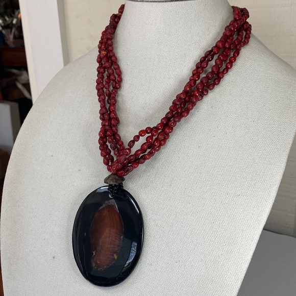 Beautiful multi strand red seed bead necklace with large medallion - Picture 9 of 9